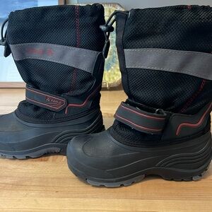 Kamik kids size 13 winter boots